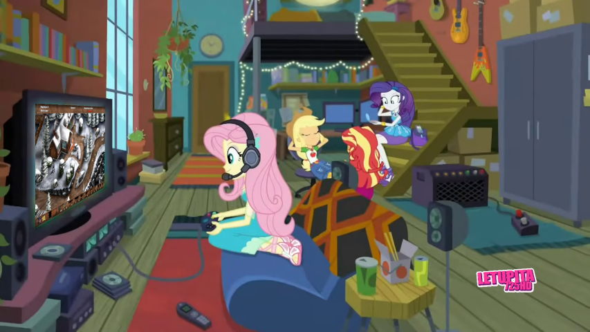 Fluttershy is a gamer.