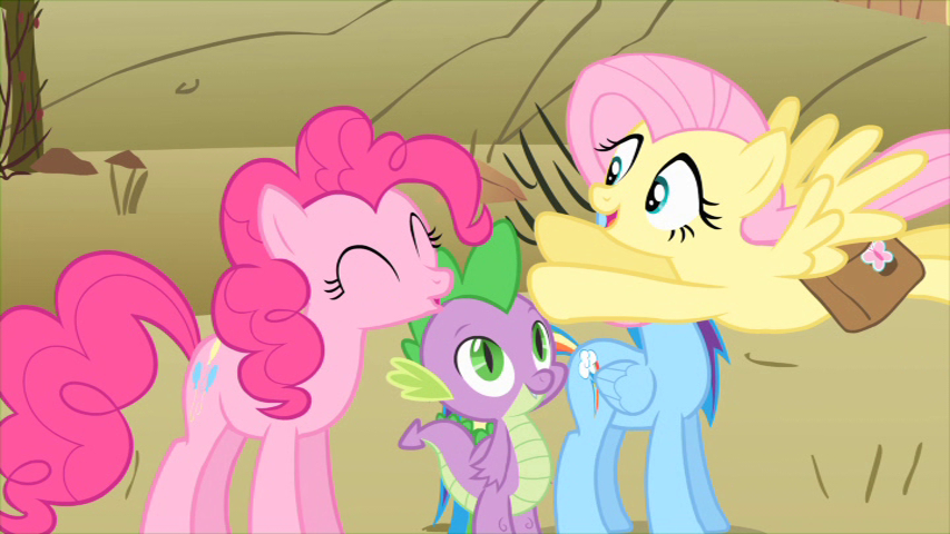 Flutters jumping at Pinkie.